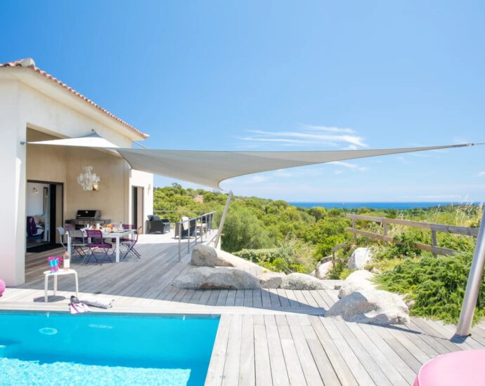 Exclusivité, Ste Lucie de Porto-Vecchio, Villa T6, proche Pinarello, avec  piscine, vue mer