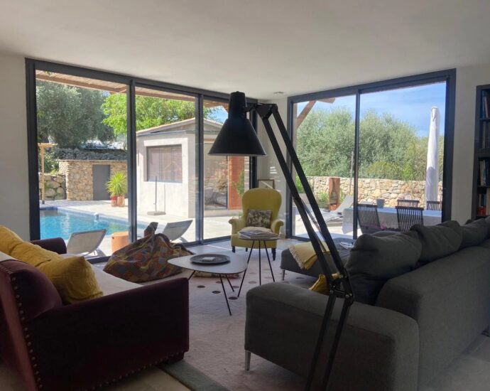 Région de Calvi, villa 5 chambres, piscine chauffée, vue montagnes