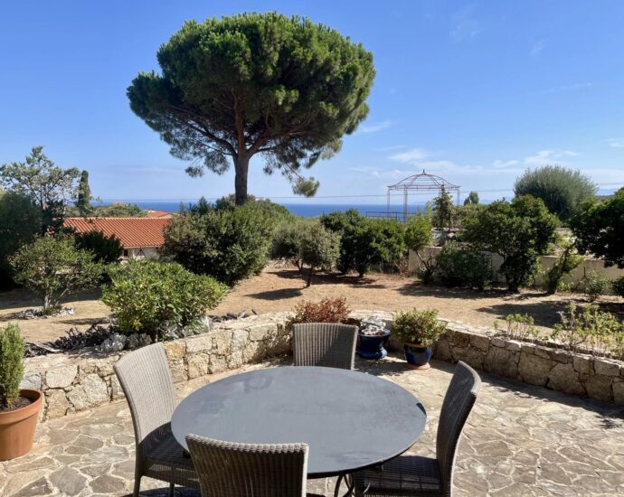 Exclusive, Monticello, villa, 3 bedrooms, sea view