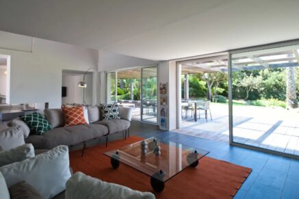 Porto-Vecchio, Domaine de Cala Rossa, 7 bedroom villa, swimming pool, walking distance to the beach