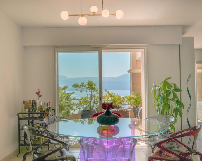 Ajaccio, Appartement en duplex, 3 chambres, terrasse, vue mer panoramique, proche plage