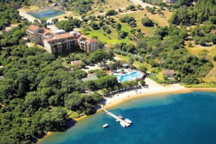 Pianottoli-Caldarello, Cala di Pianottuli, appartement pieds dans l’eau, 4 chambres, piscine commune, vue mer panoramique