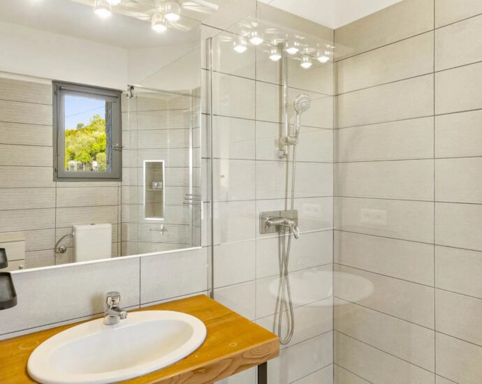 Hameau de Gialla, Villa en pierres, 7 chambres, Appartement indépendant, Piscine, Aperçu mer, proche plages de Saint-Cyprien et Cala Rossa