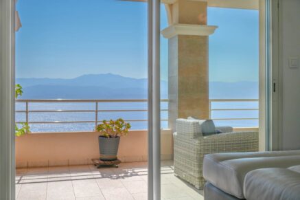Ajaccio, Appartement en duplex, 3 chambres, terrasse, vue mer panoramique, proche plage