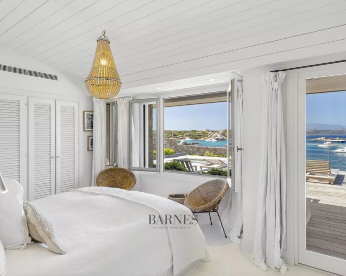 Cavallo island – Villa Pied dans l’eau – 5 Bedrooms