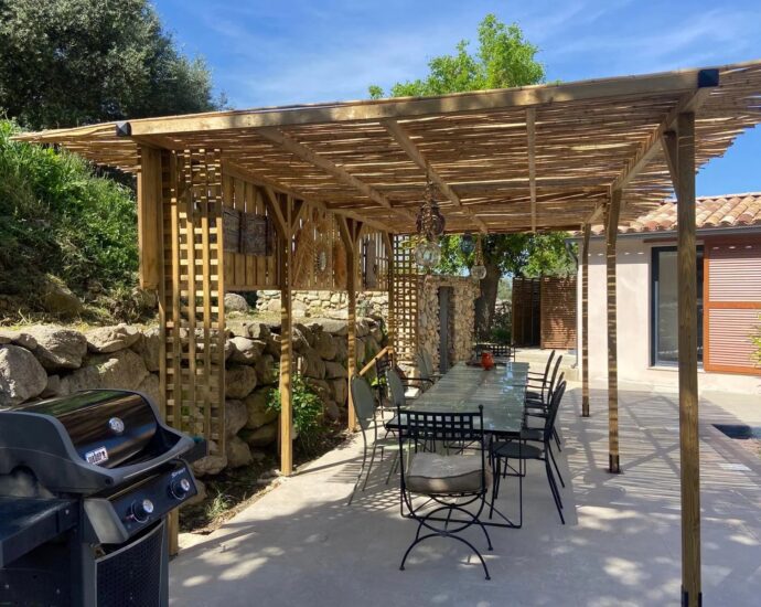 Région de Calvi, villa 5 chambres, piscine chauffée, vue montagnes