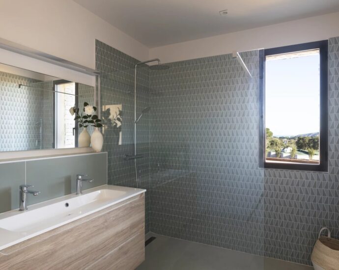 Pinarello, 5 Bedroom Villa, Infinity pool, sea View,  close to the beach