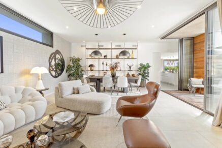 Pinarello, private estate, 4-bedroom villa, pool, open views over the maquis, walking distance to the beach