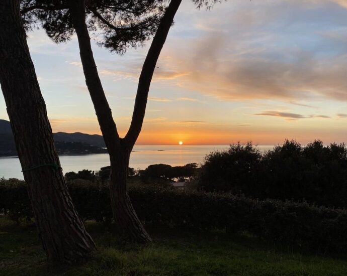 Nord d’Ajaccio, Tiuccia, villa, 5 chambres, piscine, vue mer panoramique, plage à pieds