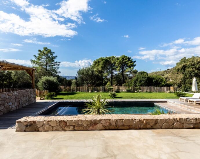 Saint Cyprien – Villa en pierre de 4 chambres, avec piscine, à proximité de la plage