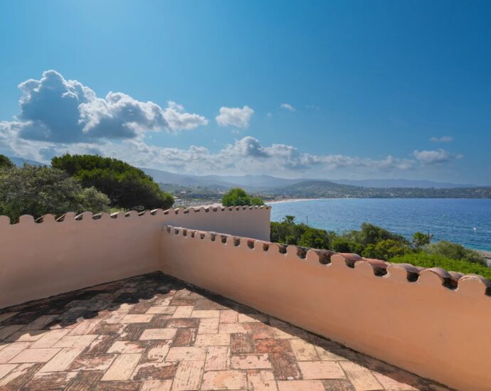 South Shore Ajaccio, Porticcio, Bastide-Style Villa, 6 bedrooms, Panoramic sea view, Walking distance to beaches