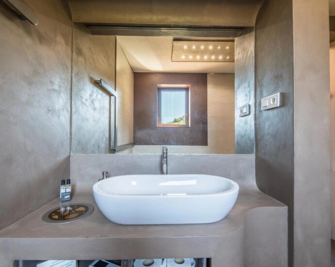 Arasu, villa d’architecte, plain-pied, 4 chambres, piscine, vue dégagée sur les montagnes, proche plages de Saint-Cyprien