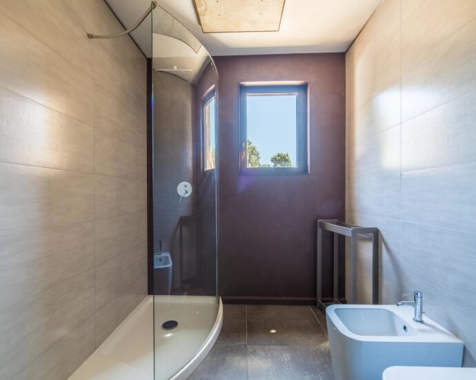 Arasu, villa d’architecte, plain-pied, 4 chambres, piscine, vue dégagée sur les montagnes, proche plages de Saint-Cyprien