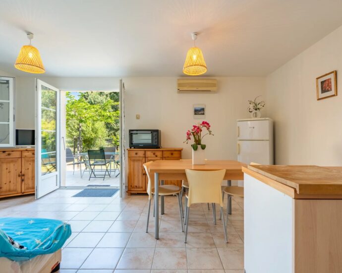 Saint Florent, Villa vue mer panoramique, 7 chambres, appartements indépendants, proche plage