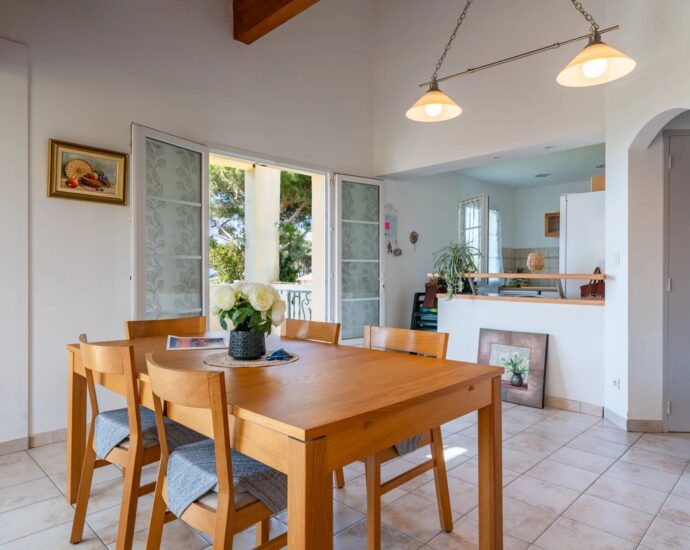 Saint Florent, Villa vue mer panoramique, 7 chambres, appartements indépendants, proche plage