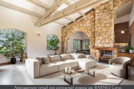 L’Ile Rousse, villa de plain-pied avec piscine sur terrain de 2.2 hectares, vue montagnes, proche plage