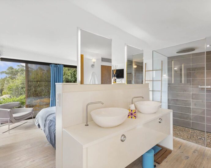 Exclusivité, Pianotolli-Caldarello, Villa d’architecte, 5 Chambres, Piscine à débordement, Vue mer, proche plage de Chevano