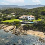 Porticcio, Presqu’île d’Isolella, Villa pieds dans l’eau, 7 chambres, piscine, plage à pied, vue mer panoramique