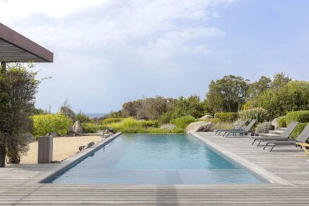 Exclusivité, Pianotolli-Caldarello, Villa d’architecte, 5 Chambres, Piscine à débordement, Vue mer, proche plage de Chevano