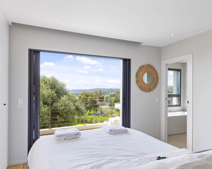 Southtern Corsica –  4 Bedroom Villa with Sea View
