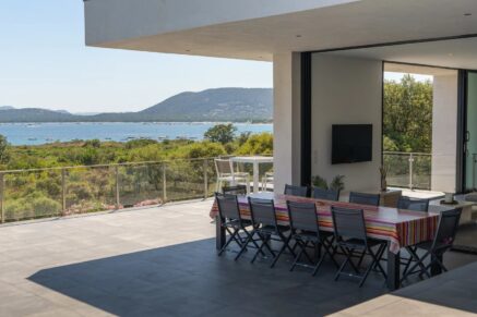 Pinarello , Villa vue mer panoramique, 4 chambres, piscine à débordement, plage pied