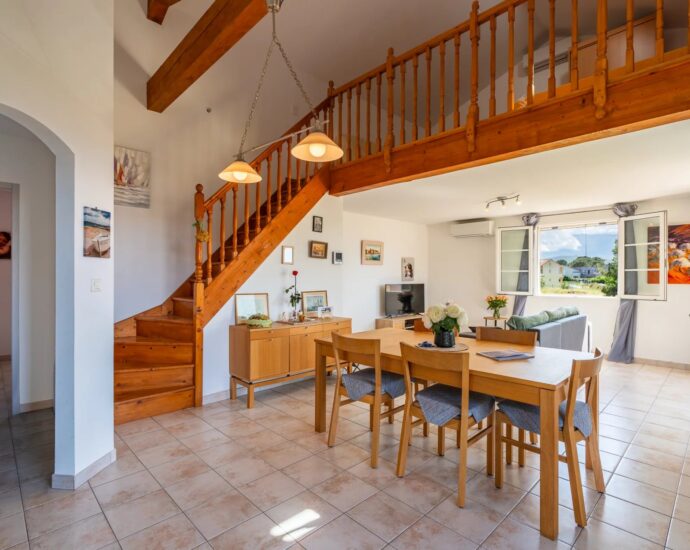 Saint Florent, Villa vue mer panoramique, 7 chambres, appartements indépendants, proche plage
