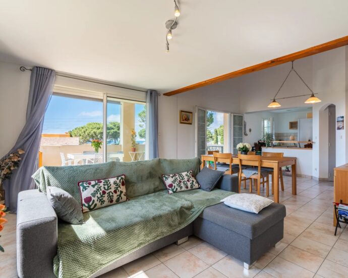 Saint Florent, Villa vue mer panoramique, 7 chambres, appartements indépendants, proche plage