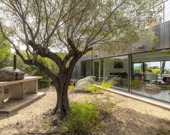 Exclusivité, Pianotolli-Caldarello, Villa d’architecte, 5 Chambres, Piscine à débordement, Vue mer, proche plage de Chevano