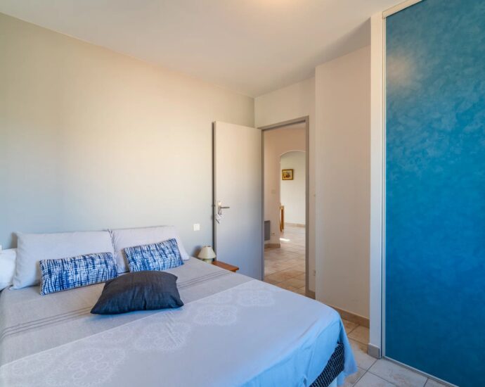 Saint Florent, Villa vue mer panoramique, 7 chambres, appartements indépendants, proche plage
