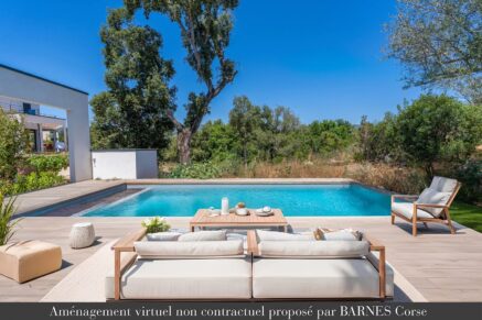 Pinarello – New Villa, 5 Bedrooms, Pool, Garage, and Walking Distance to the Beach