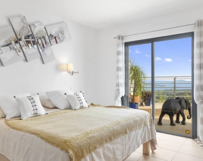 Porto-Vecchio, 6 Chambres, Piscine à débordement, Vue mer panoramique, Proche plage