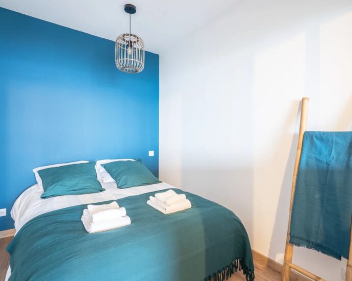 Exclusivité, Ajaccio, Route des Sanguinaires, Appartement, une chambre,  vue mer panoramique, plage à pied