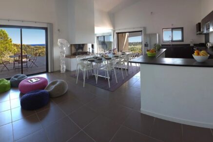 Exclusivité, Ste Lucie de Porto-Vecchio, Villa T6, proche Pinarello, avec  piscine, vue mer