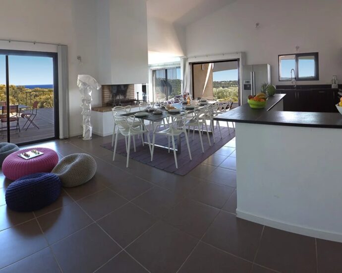 Exclusivité, Ste Lucie de Porto-Vecchio, Villa T6, proche Pinarello, avec  piscine, vue mer