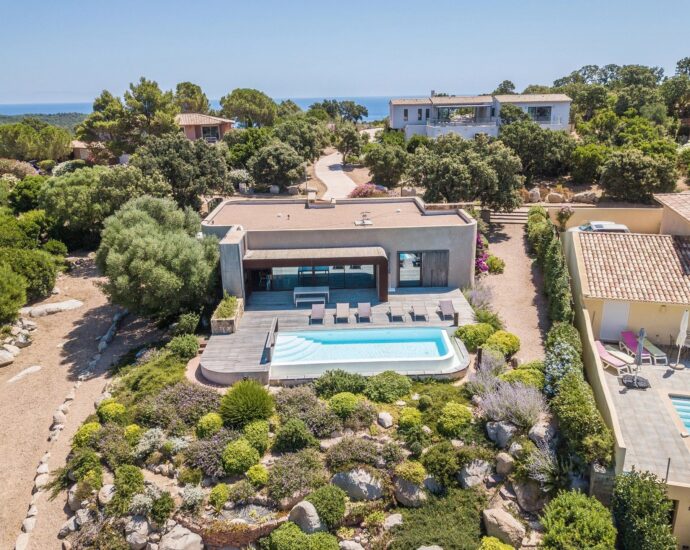Arasu, villa d’architecte, plain-pied, 4 chambres, piscine, vue dégagée sur les montagnes, proche plages de Saint-Cyprien