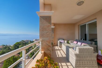Ajaccio, Appartement en duplex, 4 chambres, terrasse, vue mer panoramique, proche plage