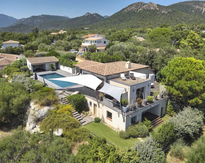 Exclusivité, Ste Lucie de Porto-Vecchio, Villa T6, proche Pinarello, avec  piscine, vue mer