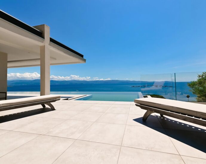 Ajaccio, Route des Sanguinaires, Contemporary Villa, Panoramic Sea View, 5 Bedrooms, Infinity Pool, Walking Distance to Beach