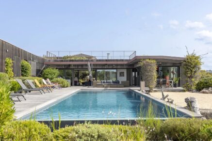 Exclusivité, Pianotolli-Caldarello, Villa d’architecte, 5 Chambres, Piscine à débordement, Vue mer, proche plage de Chevano