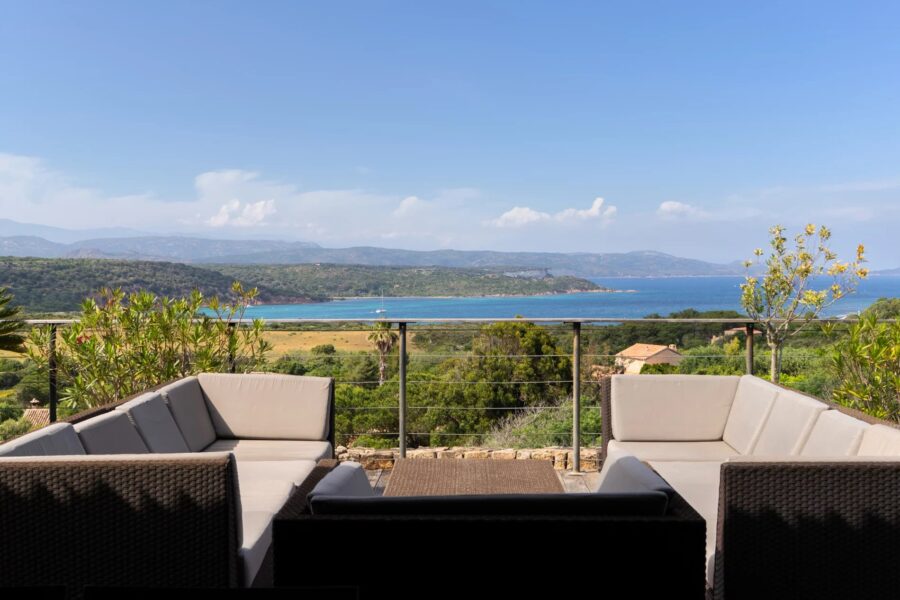 Exclusive listing – Bonifacio. Architect-designed villa in the style of a bergerie, featuring 4 bedrooms, a swimming pool, sea and mountain views, and close proximity to the beach.