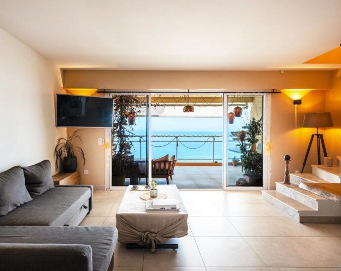 Ajaccio, Route des Sanguinaires, Appartement duplex, 4 chambres, vue panoramique mer, plage à pied