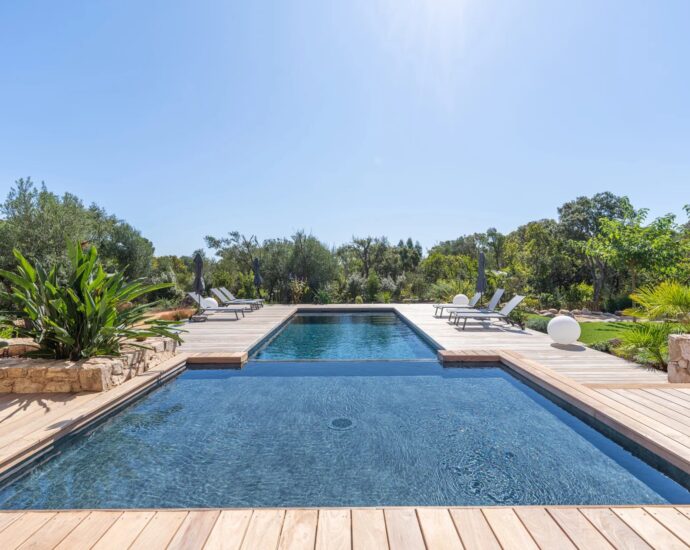 Pinarello, Exclusivité, Villa neuve en pierre, 4 chambres, piscine, vue mer et plage à pied