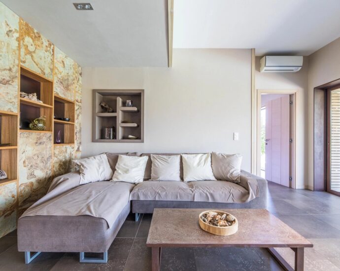 Arasu, villa d’architecte, plain-pied, 4 chambres, piscine, vue dégagée sur les montagnes, proche plages de Saint-Cyprien