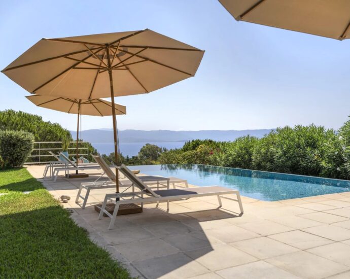 Ajaccio Sanguinaires, Seafront Villa, 4 Bedrooms, Walking Distance to the Beach, Panoramic Sea View