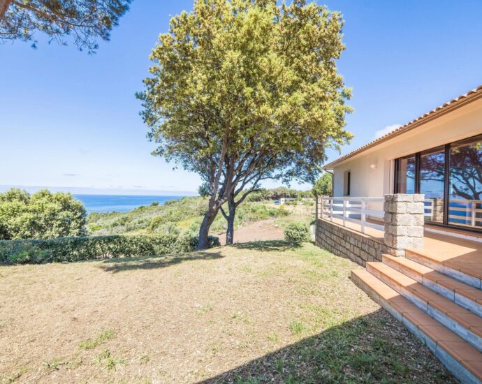 Nord d’Ajaccio, Tiuccia, villa, 5 chambres, piscine, vue mer panoramique, plage à pieds