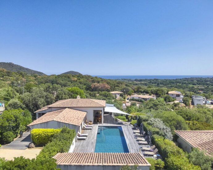 Exclusivité, Ste Lucie de Porto-Vecchio, Villa T6, proche Pinarello, avec  piscine, vue mer