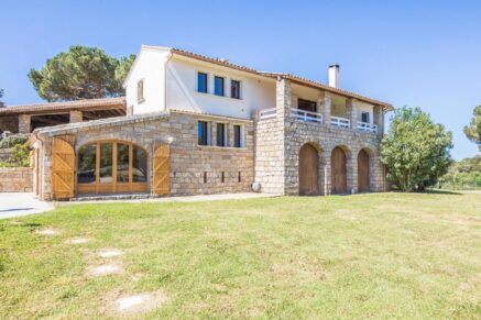 Nord d’Ajaccio, Tiuccia, villa, 5 chambres, piscine, vue mer panoramique, plage à pieds