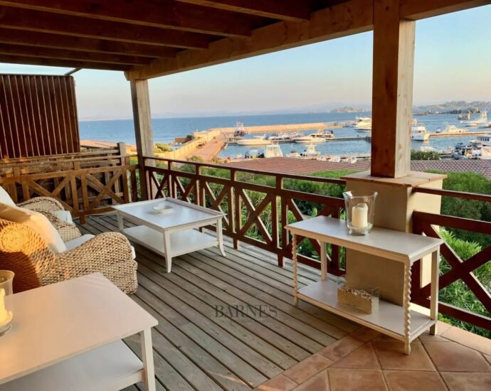 Duplex on garden level – Sleeps 5 – Panoramic sea view – Terra