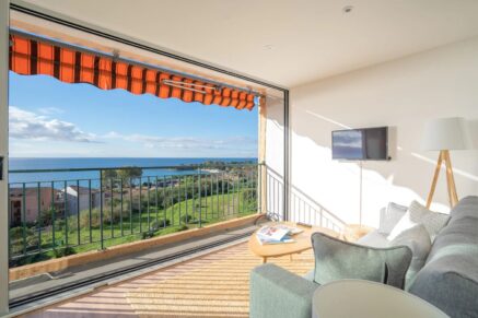 Exclusivité, Ajaccio, Route des Sanguinaires, Appartement, une chambre,  vue mer panoramique, plage à pied