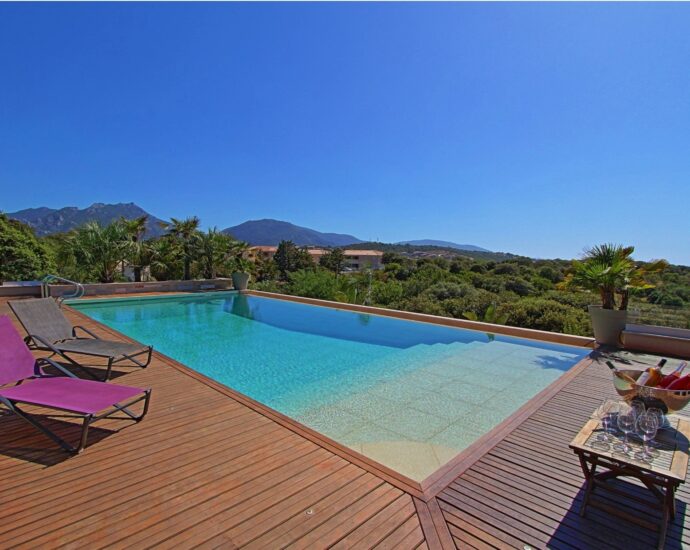 Propriano, villa 5 chambres, piscine et vue mer